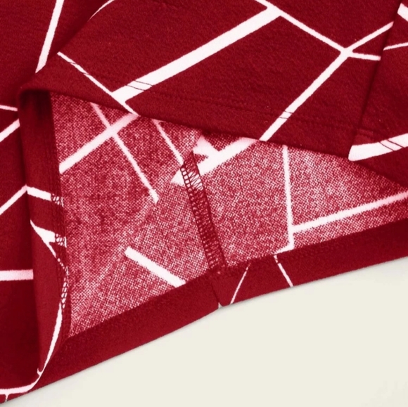 Geometric print burgundy dress - Picture 4 of 4